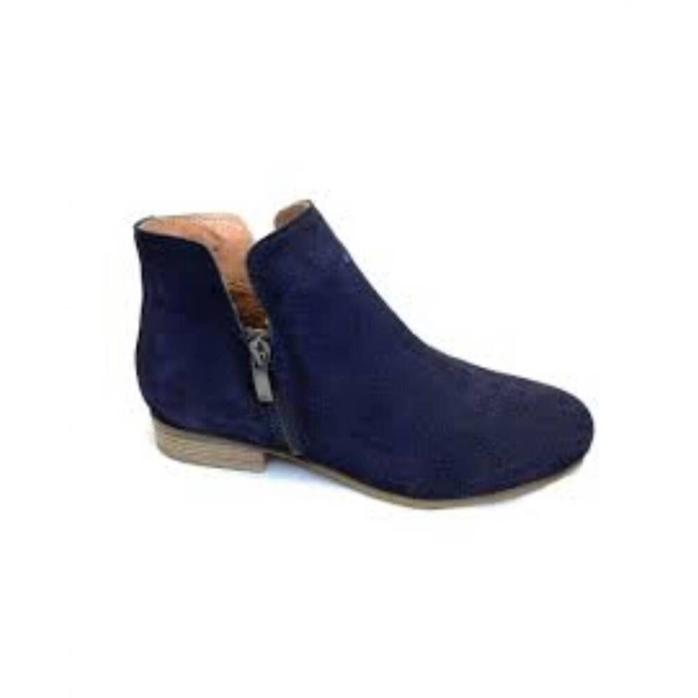 NEW ERIC MICHAEL women's isabella ankle boots in navy